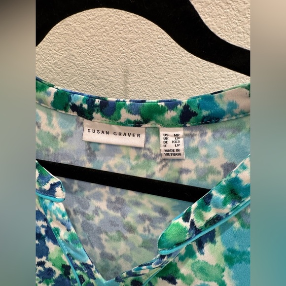 Susan Graver Blue and Green Patterned Blouse 3/4 sleeve - Picture 4 of 4